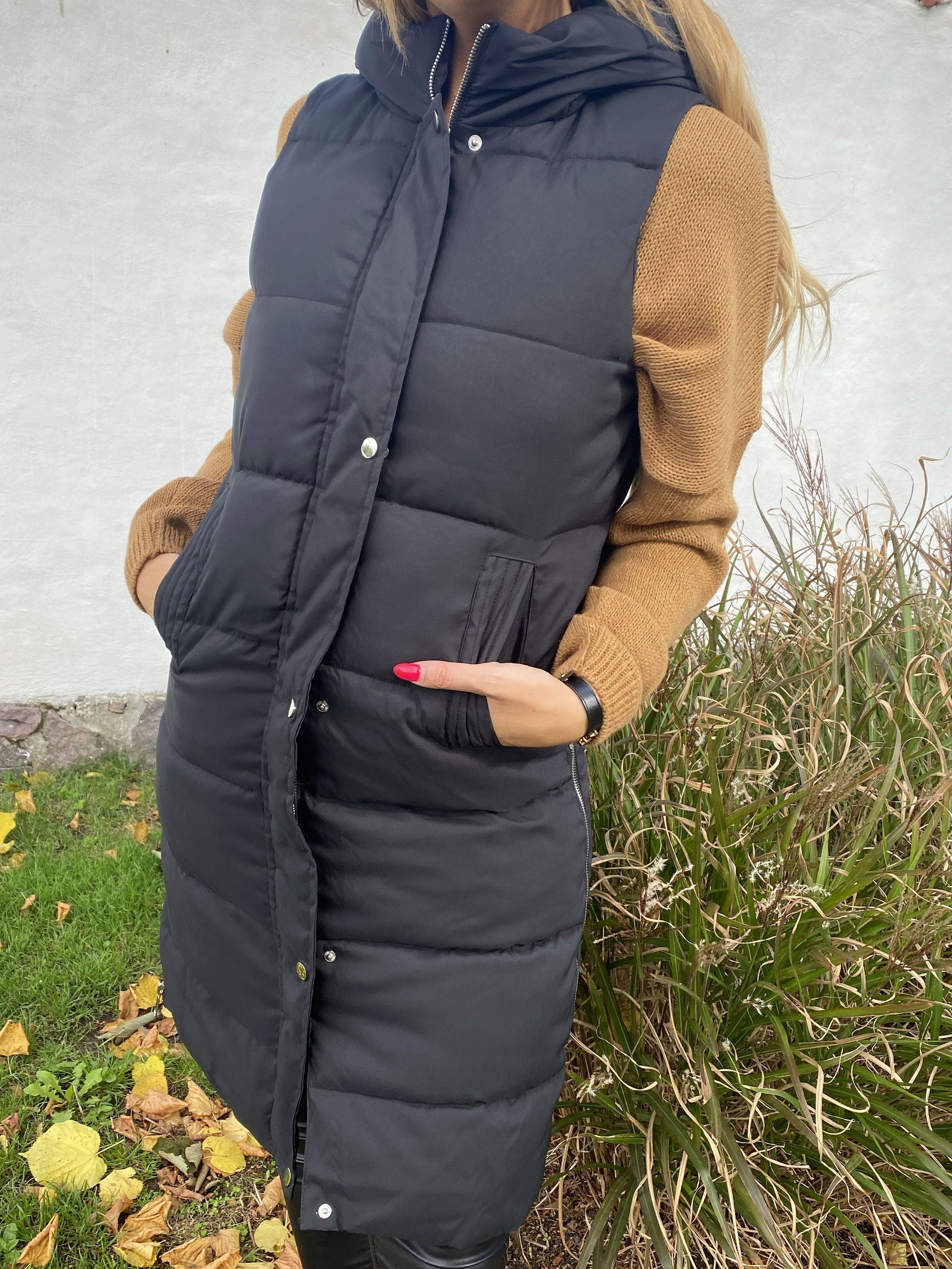 Xenia - Lang dynevest med hætte